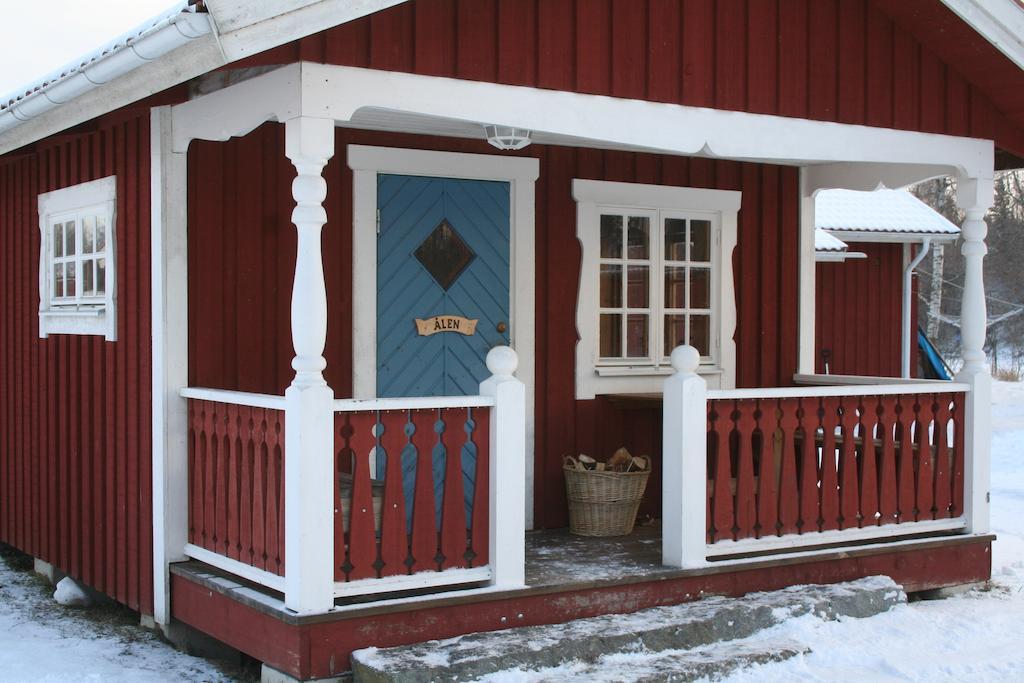 Ratt o Roder Stugby&Konferens Villa Djuras Eksteriør bilde