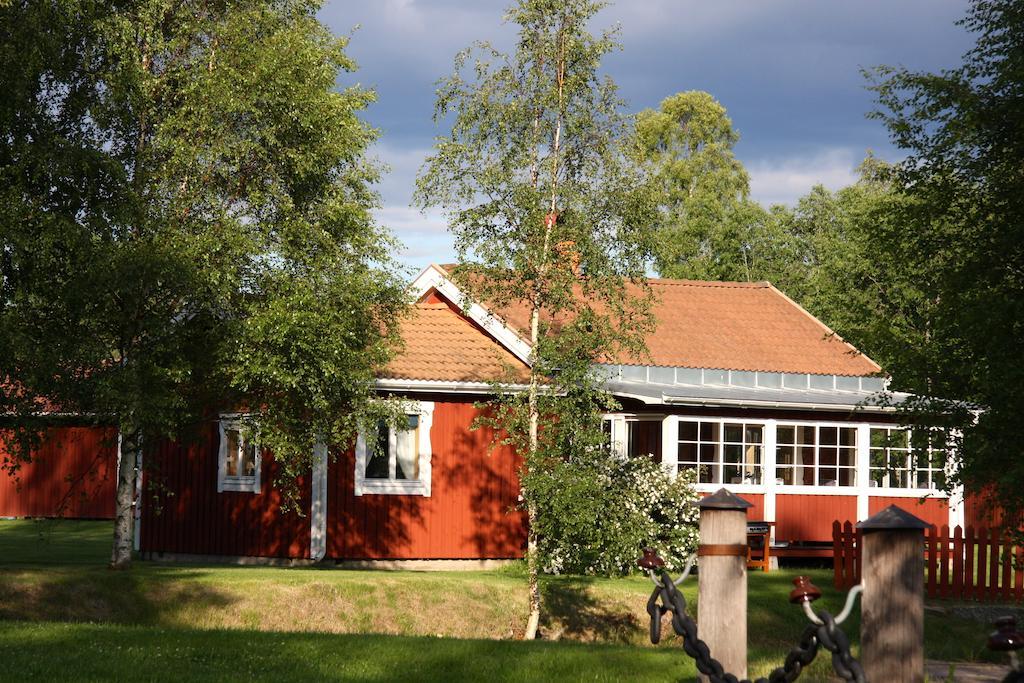 Ratt o Roder Stugby&Konferens Villa Djuras Eksteriør bilde